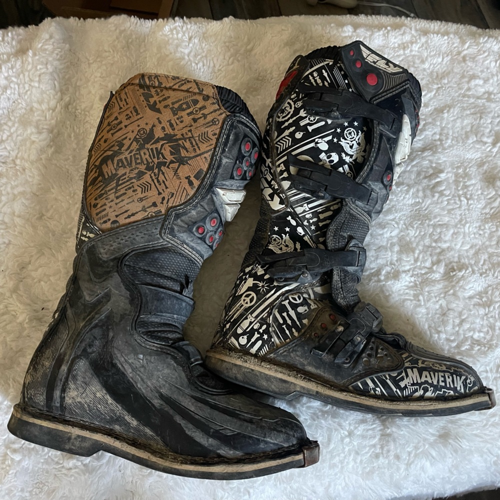 Black and White Graphic Motocross Boots, fly maverick